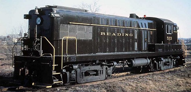 A view of Reading Baldwin AS-16 #533.  Note the strobe light atop the cab.