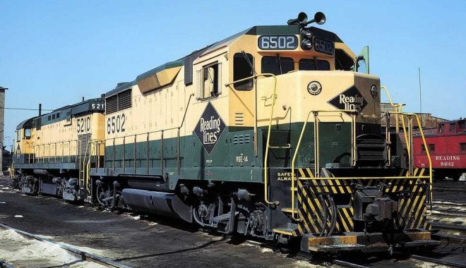 Reading GP-35 #6502, wearing its as-delivered number.