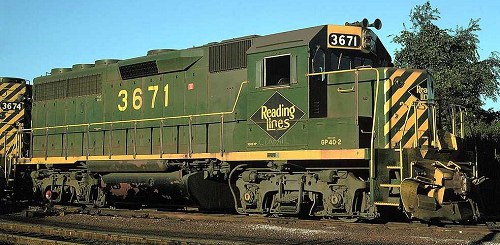Reading GP40-2 locomotive #3671.