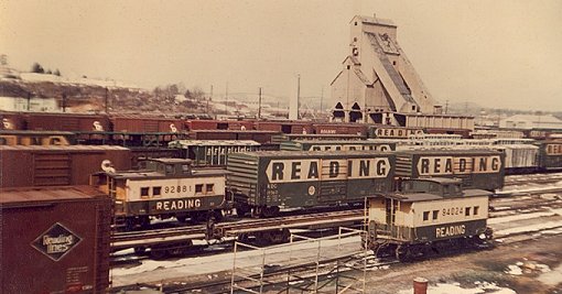 Reading Yard in the late 1960s - Reading Modeler Collection.